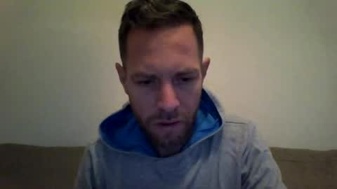 jojo19844 online show from October 6, 2025, 4:54 am