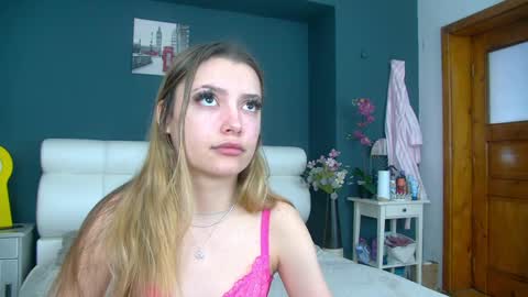Lana online show from April 23, 2026, 4:35 am