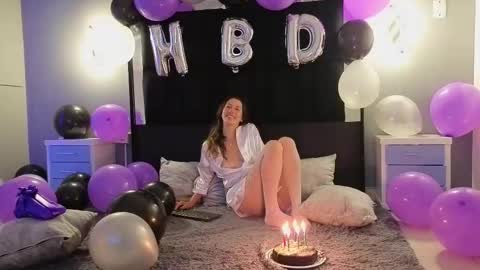 Snapshot of jolie_lov chatting on March 4, 2026, 3:40 pm jolie_lov online show from March 4, 2026, 3:40 pm