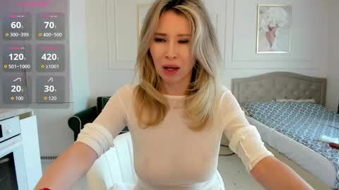 Snapshot of jolie_ozolla chatting on September 11, 2025, 10:15 am Jolie Ozolla online show from September 11, 2025, 10:15 am