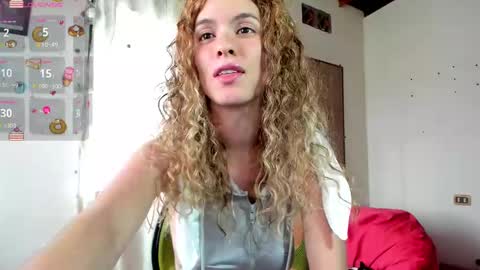 Snapshot of jolie_reyes1 chatting on February 21, 2025, 7:43 pm jolie_reyes1 online show from February 21, 2025, 7:43 pm