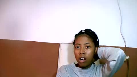 Snapshot of joliekah27 chatting on February 16, 2025, 5:04 am joliekah27 online show from February 16, 2025, 5:04 am