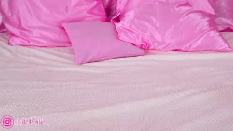 Belle online show from April 19, 2026, 3:06 am