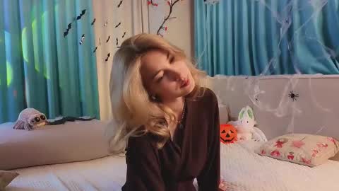 Viola online show from October 30, 2025, 11:11 am