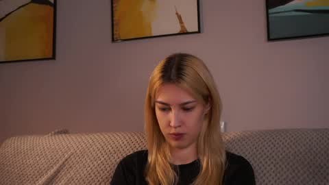 Viola online show from April 3, 2026, 1:20 pm