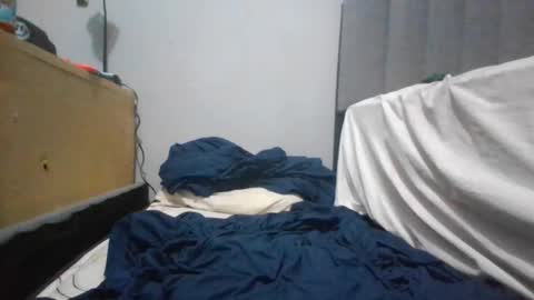 jona1234514 online show from September 30, 2025, 10:37 pm