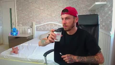 Snapshot of jonahshaw chatting on July 12, 2026, 4:47 am JonahShaw online show from July 12, 2026, 4:47 am