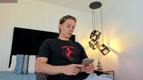Jonathan Danielss  online show from February 2, 2025, 10:57 am