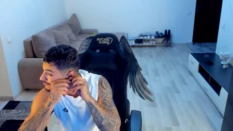 jonnyporn1 online show from October 15, 2025, 4:23 am