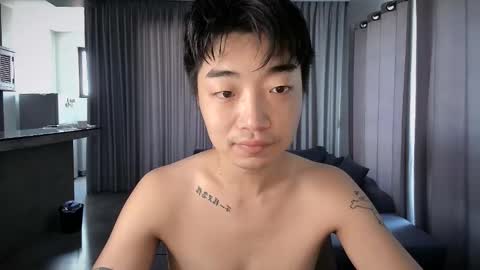 joon_kyu online show from March 10, 2026, 2:27 am