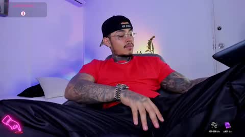 Snapshot of jordansmiith_ chatting on February 14, 2025, 9:43 pm Jordan Smith online show from February 14, 2025, 9:43 pm