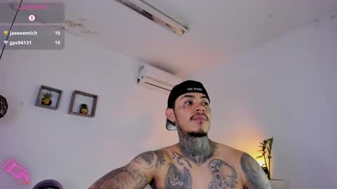Snapshot of jordansmiith_ chatting on February 19, 2025, 12:03 am Jordan Smith online show from February 19, 2025, 12:03 am