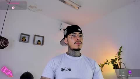 Snapshot of jordansmiith_ chatting on February 23, 2025, 2:57 pm Jordan Smith online show from February 23, 2025, 2:57 pm