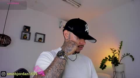 Snapshot of jordansmiith_ chatting on February 28, 2025, 8:39 pm Jordan Smith online show from February 28, 2025, 8:39 pm