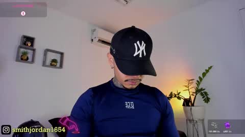 Snapshot of jordansmiith_ chatting on March 3, 2025, 8:32 pm Jordan Smith online show from March 3, 2025, 8:32 pm