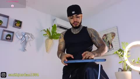 Snapshot of jordansmiith_ chatting on September 18, 2025, 9:17 pm Jordan Smith online show from September 18, 2025, 9:17 pm