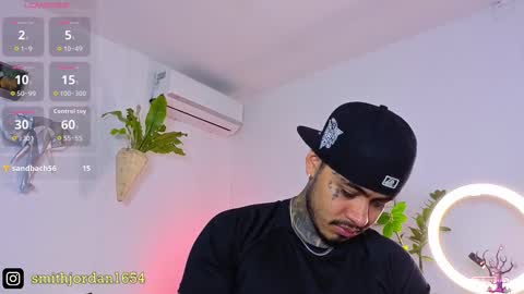 Snapshot of jordansmiith_ chatting on October 8, 2025, 8:39 pm Jordan Smith online show from October 8, 2025, 8:39 pm