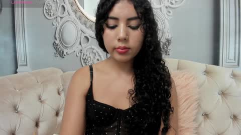 Snapshot of joselyn_sexy_ chatting on January 21, 2025, 11:02 pm Katalina online show from January 21, 2025, 11:02 pm