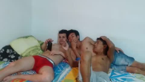 Snapshot of joseph_and_thomas chatting on February 17, 2025, 9:08 pm thomas y joseph online show from February 17, 2025, 9:08 pm