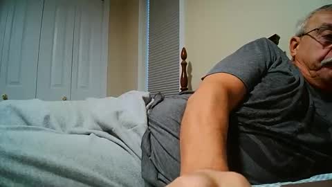 josephgr2021 online show from November 10, 2025, 3:33 pm