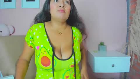 Snapshot of josephinesmiths chatting on December 3, 2024, 7:55 pm josephinesmiths online show from December 3, 2024, 7:55 pm