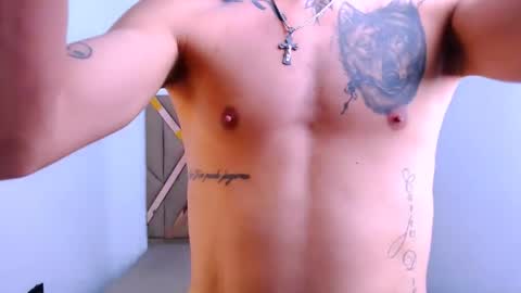 josue_linares online show from February 24, 2026, 12:14 pm