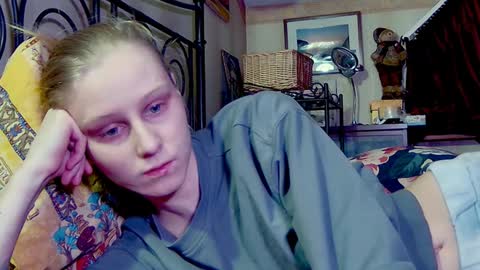 joy_keys online show from January 25, 2025, 6:24 pm