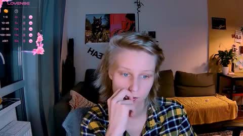 joy_keys online show from November 12, 2025, 3:34 pm