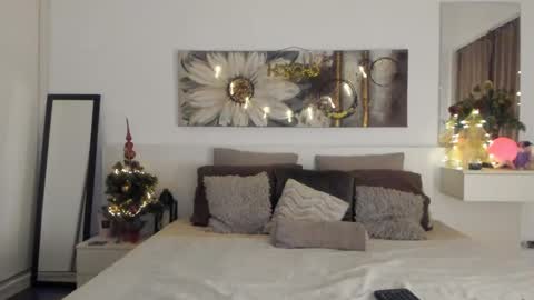 CassidyJoy online show from December 5, 2024, 7:49 pm