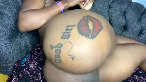 Butterflyass online show from February 18, 2026, 4:19 am