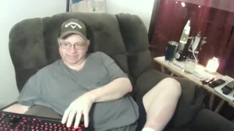 Snapshot of jpmel99 chatting on December 8, 2024, 2:39 am jpmel99 online show from December 8, 2024, 2:39 am