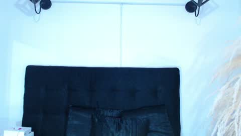 Snapshot of juan_and_luciana chatting on July 9, 2026, 11:47 am online show from July 9, 2026, 11:47 am