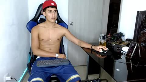 Snapshot of juan_da01 chatting on March 5, 2025, 12:27 am JuanDa online show from March 5, 2025, 12:27 am