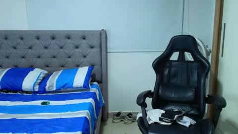 Snapshot of juan_gomez_1 chatting on July 8, 2026, 11:04 am juan_gomez_1 online show from July 8, 2026, 11:04 am