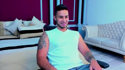 juan_muscle online show from December 2, 2024, 6:10 pm