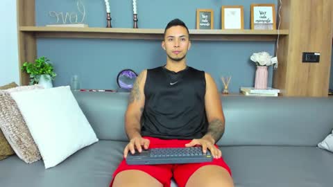 juan_muscle online show from March 4, 2025, 12:18 am