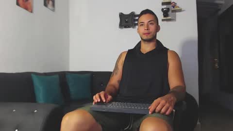 juan_muscle online show from March 12, 2025, 1:47 am