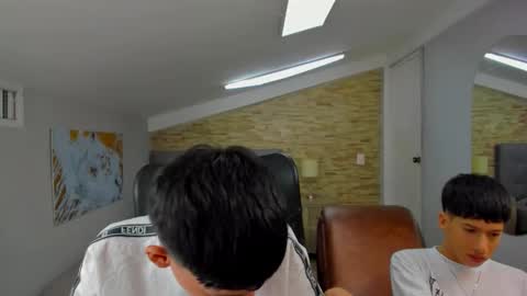 Snapshot of juan_nd_steven chatting on December 22, 2024, 1:00 pm JuanSteven online show from December 22, 2024, 1:00 pm