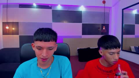 Snapshot of juan_nd_steven chatting on December 31, 2024, 4:06 am JuanSteven online show from December 31, 2024, 4:06 am