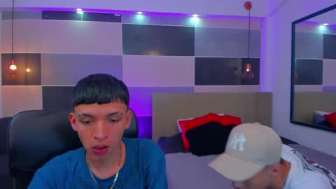 Snapshot of juan_nd_steven chatting on January 8, 2025, 4:23 am JuanSteven online show from January 8, 2025, 4:23 am