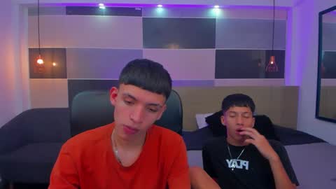 Snapshot of juan_nd_steven chatting on January 9, 2025, 4:19 am JuanSteven online show from January 9, 2025, 4:19 am