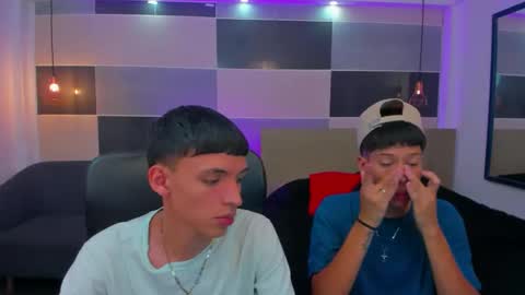 Snapshot of juan_nd_steven chatting on January 14, 2025, 4:25 am JuanSteven online show from January 14, 2025, 4:25 am