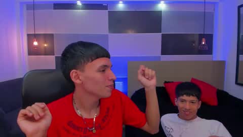 Snapshot of juan_nd_steven chatting on January 19, 2025, 1:01 pm JuanSteven online show from January 19, 2025, 1:01 pm