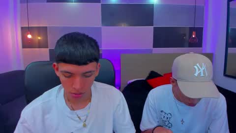Snapshot of juan_nd_steven chatting on January 23, 2025, 4:19 am JuanSteven online show from January 23, 2025, 4:19 am