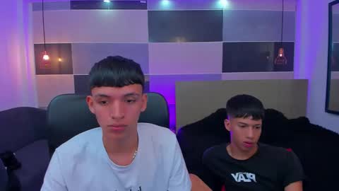 Snapshot of juan_nd_steven chatting on February 11, 2025, 4:33 am JuanSteven online show from February 11, 2025, 4:33 am