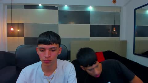 Snapshot of juan_nd_steven chatting on February 18, 2025, 4:37 am JuanSteven online show from February 18, 2025, 4:37 am