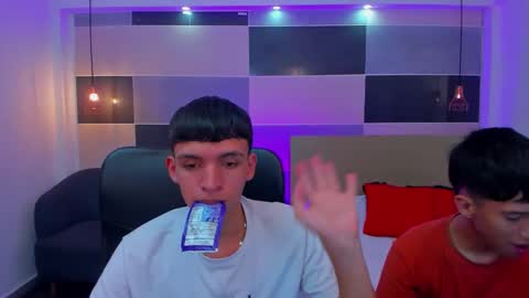 Snapshot of juan_nd_steven chatting on February 21, 2025, 4:18 am JuanSteven online show from February 21, 2025, 4:18 am