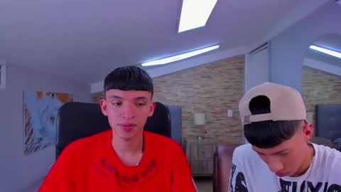 Snapshot of juan_nd_steven chatting on March 5, 2025, 7:38 am JuanSteven online show from March 5, 2025, 7:38 am