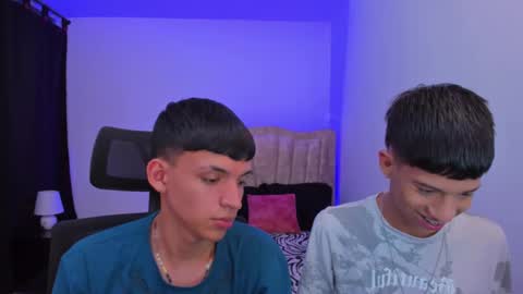 Snapshot of juan_nd_steven chatting on September 12, 2025, 4:34 am JuanSteven online show from September 12, 2025, 4:34 am