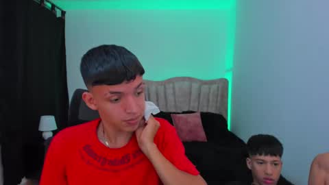 Snapshot of juan_nd_steven chatting on September 17, 2025, 4:14 am JuanSteven online show from September 17, 2025, 4:14 am